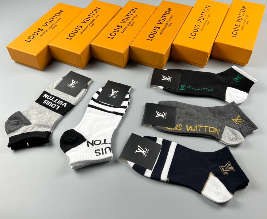Louis Vuitton Mixed Wordmark And Initial Ankle Socks
