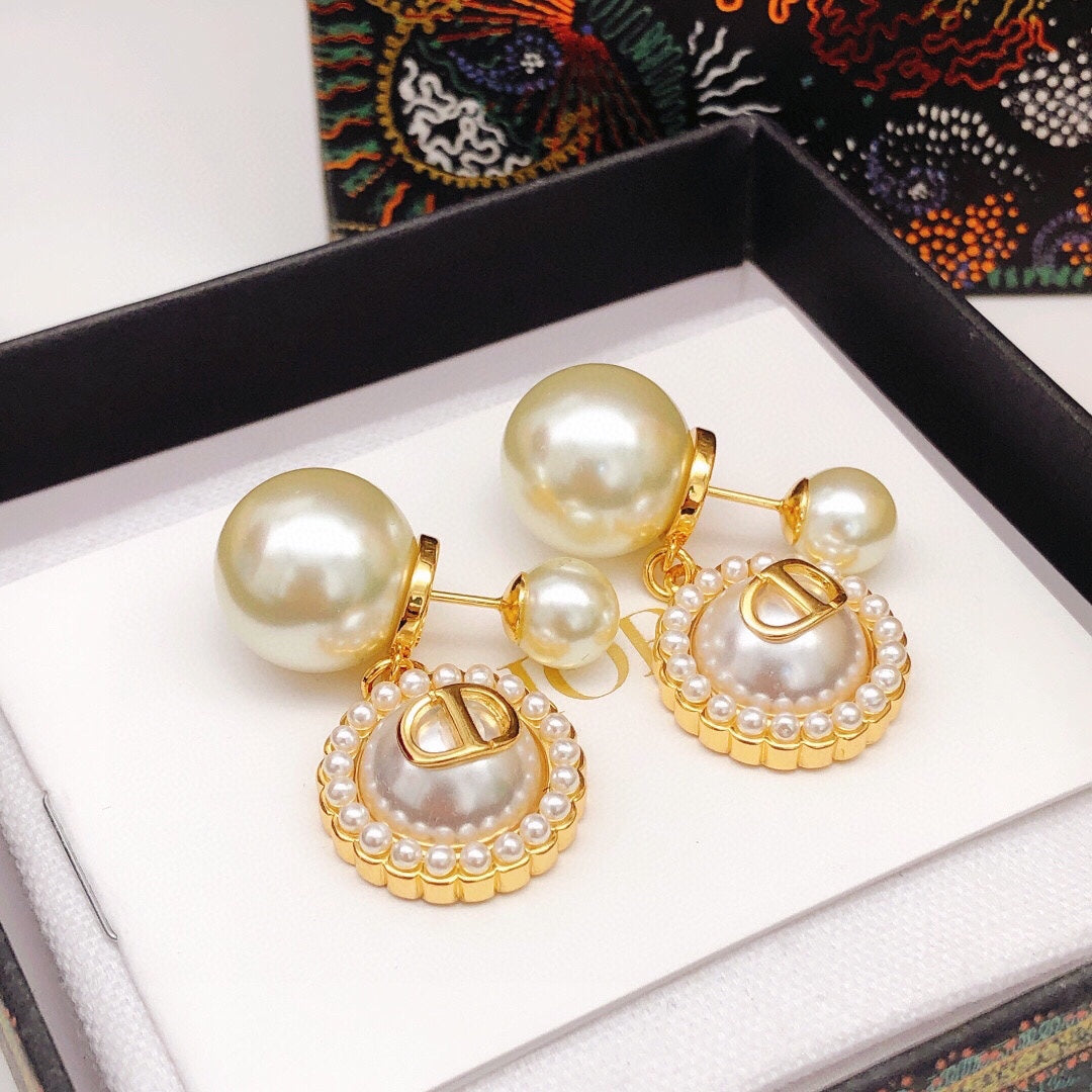 Martin Graham jewelry accessory in polished metal-tone – main product view