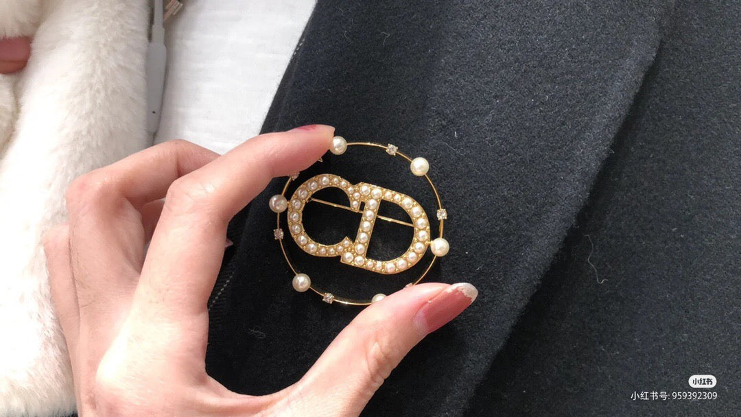 Martin Graham brooch in polished metal-tone – main product view
