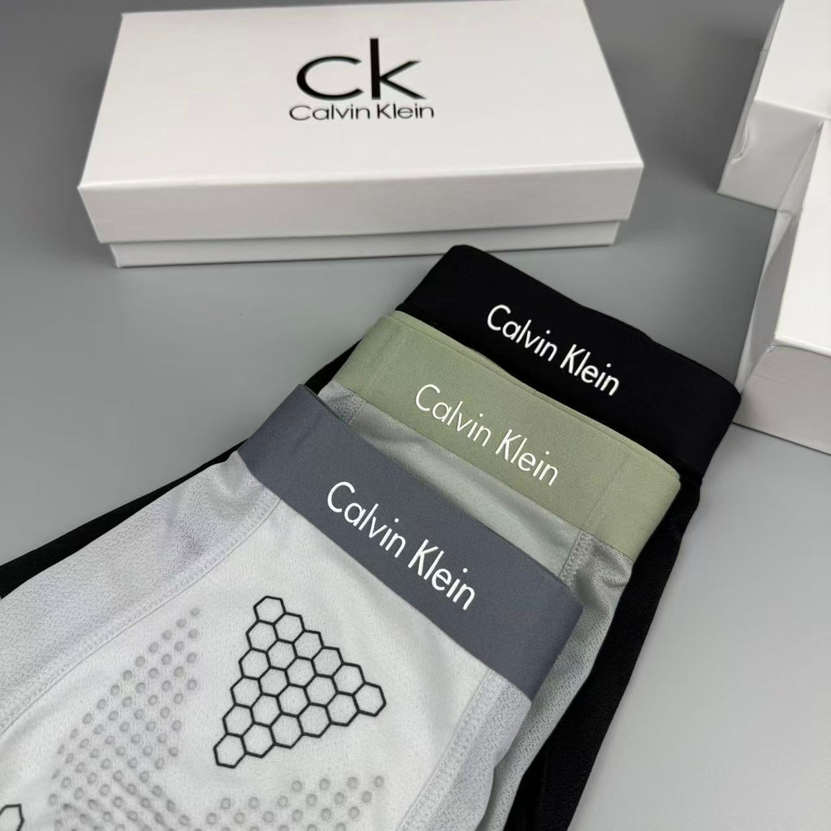 Calvin Klein Mulberry silk Seamless-Cut Men's Boxer Briefs - 3-Piece Box