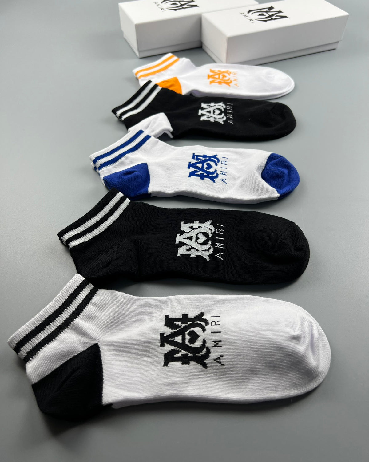 Fendi Sunburst-Style Emblem Graphics Ankle Socks - 5-Pair Set