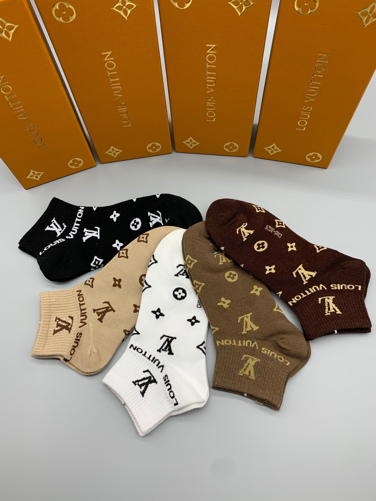 Louis Vuitton Monogram-Style Motifs No-Show Socks