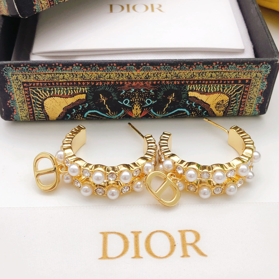 Martin Graham jewelry accessory in polished metal-tone – front view