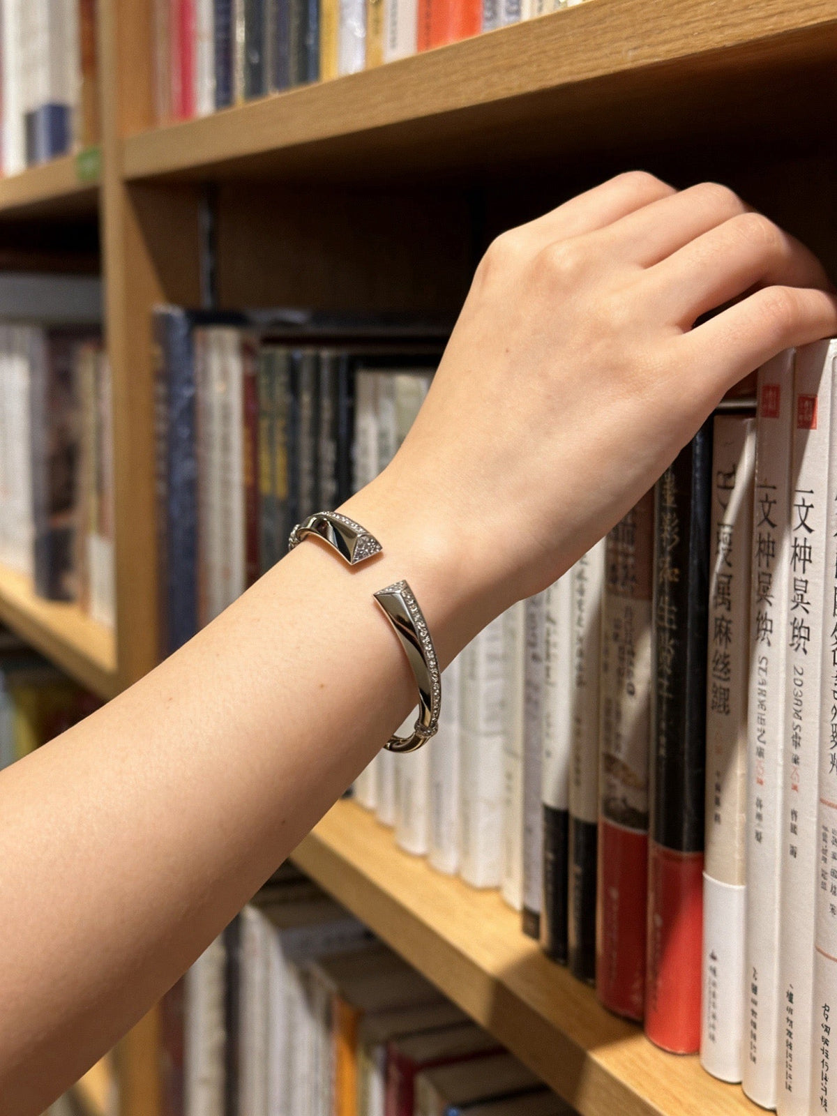 Martin Graham bracelet in polished metal-tone – front view