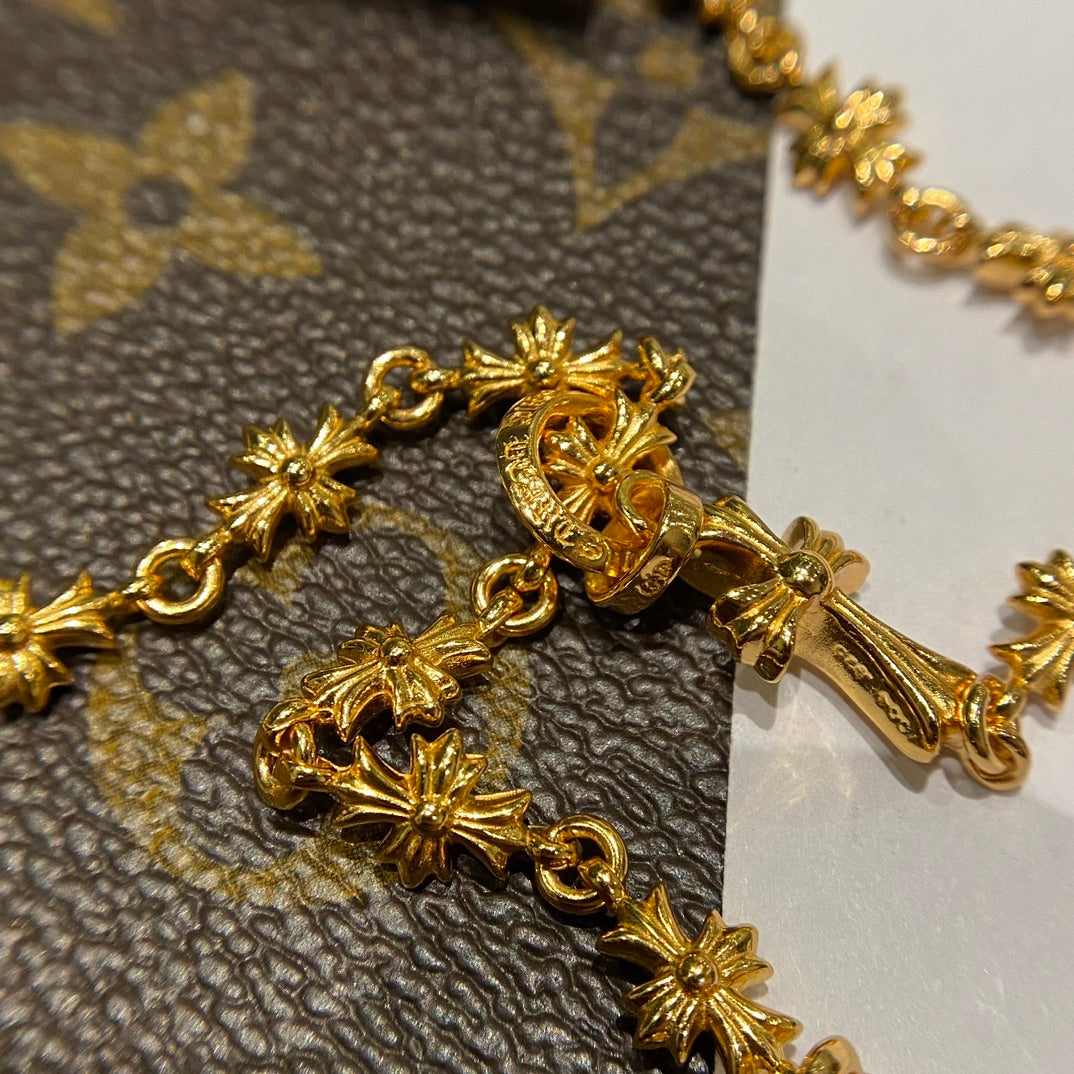 Martin Graham pendant necklace in polished metal-tone – front product view