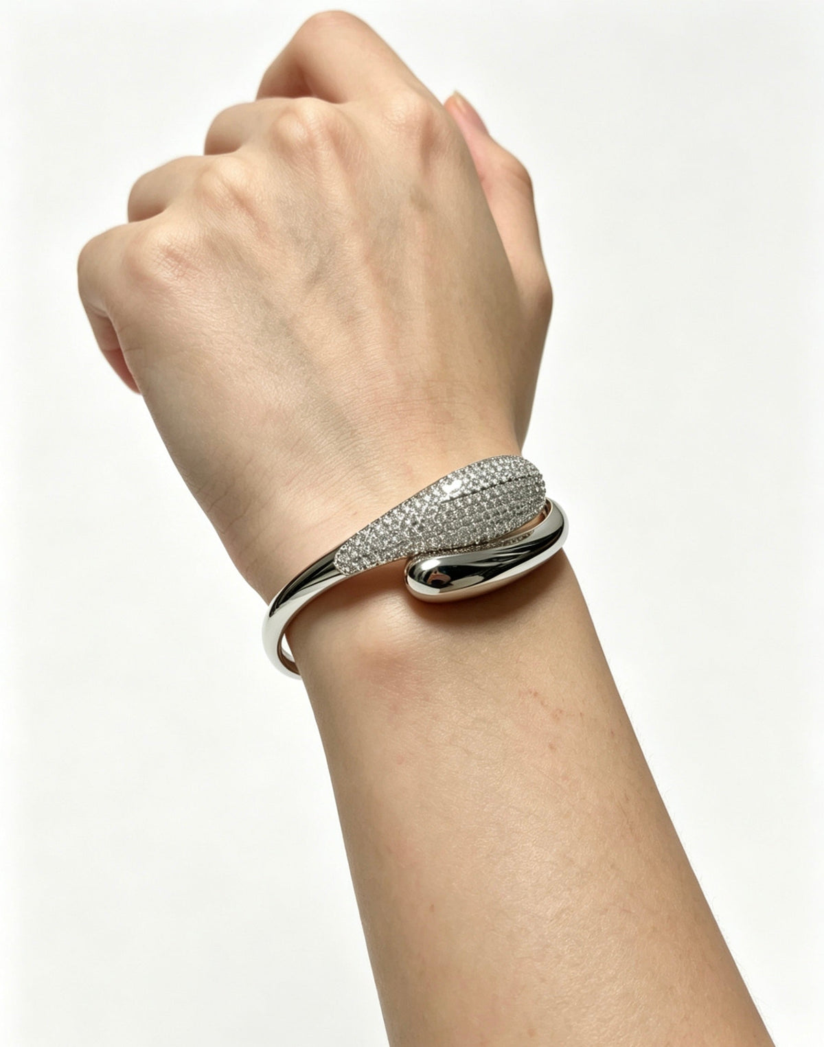 Martin Graham bracelet in polished metal-tone – front view