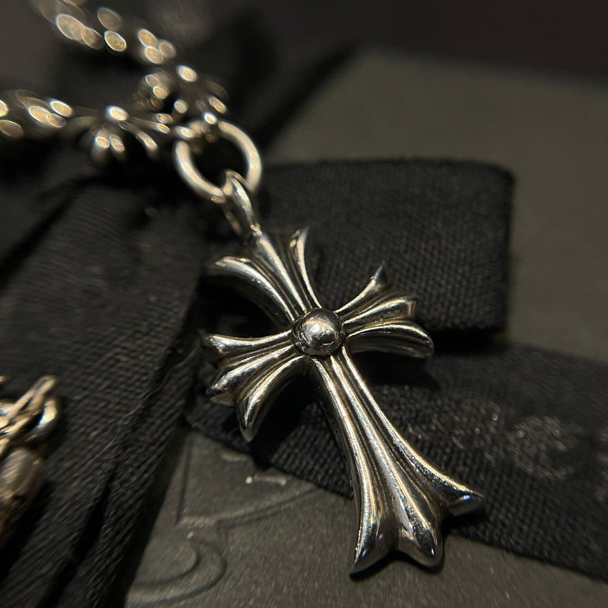 Martin Graham pendant necklace in polished metal-tone – front product view