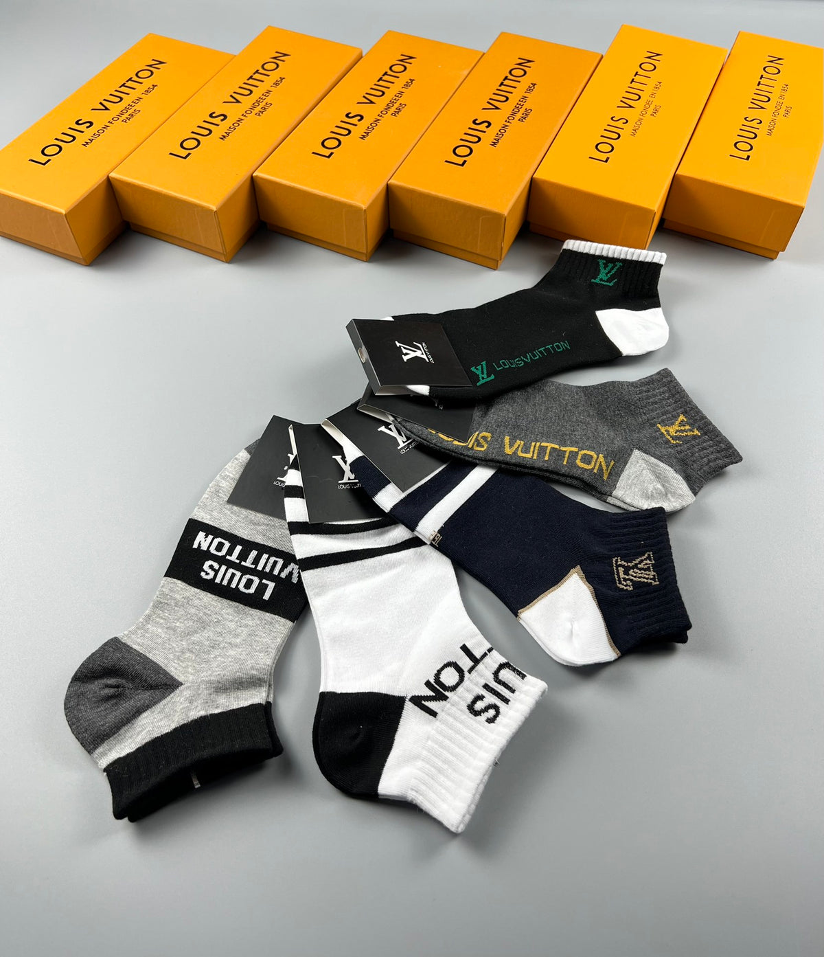 Louis Vuitton Mixed Wordmark And Initial Ankle Socks