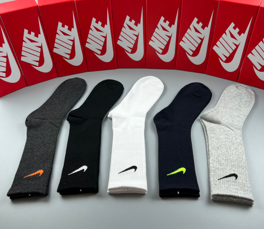 Nike Mixed-Color Swoosh Crew Socks
