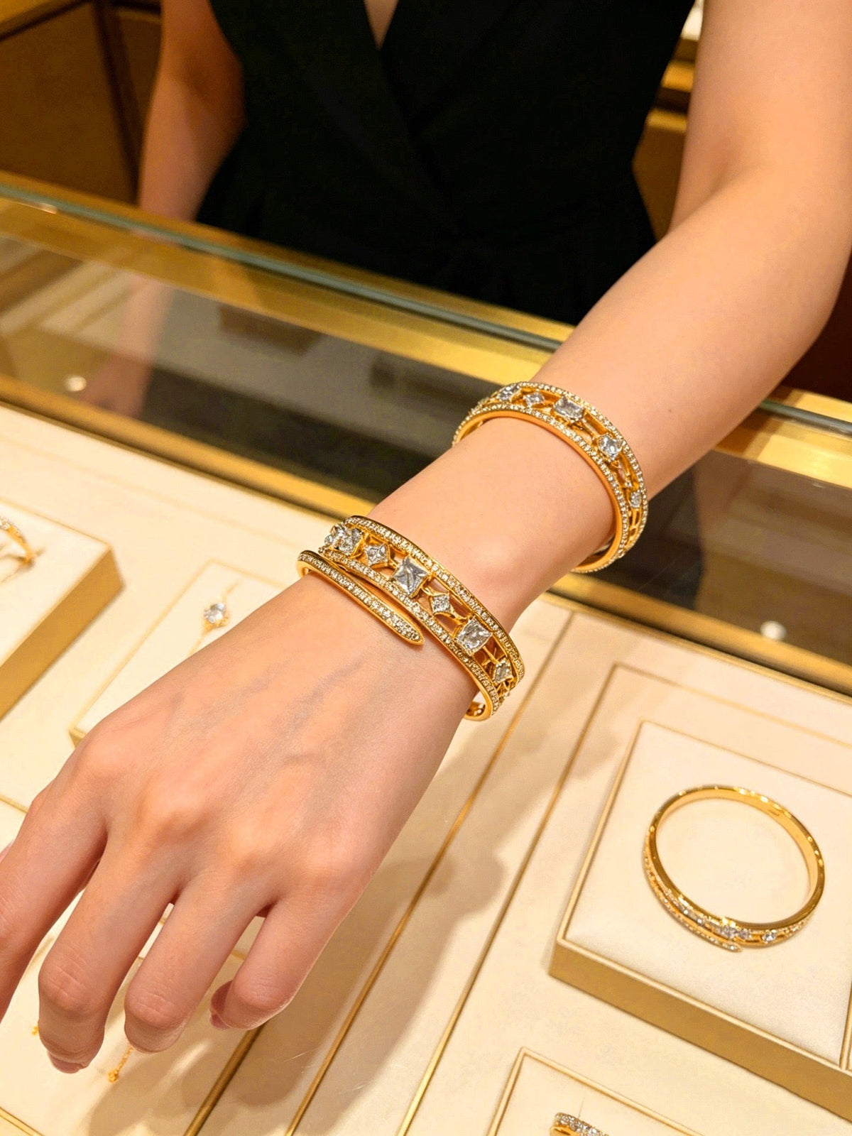 Martin Graham bracelet in polished metal-tone – front view
