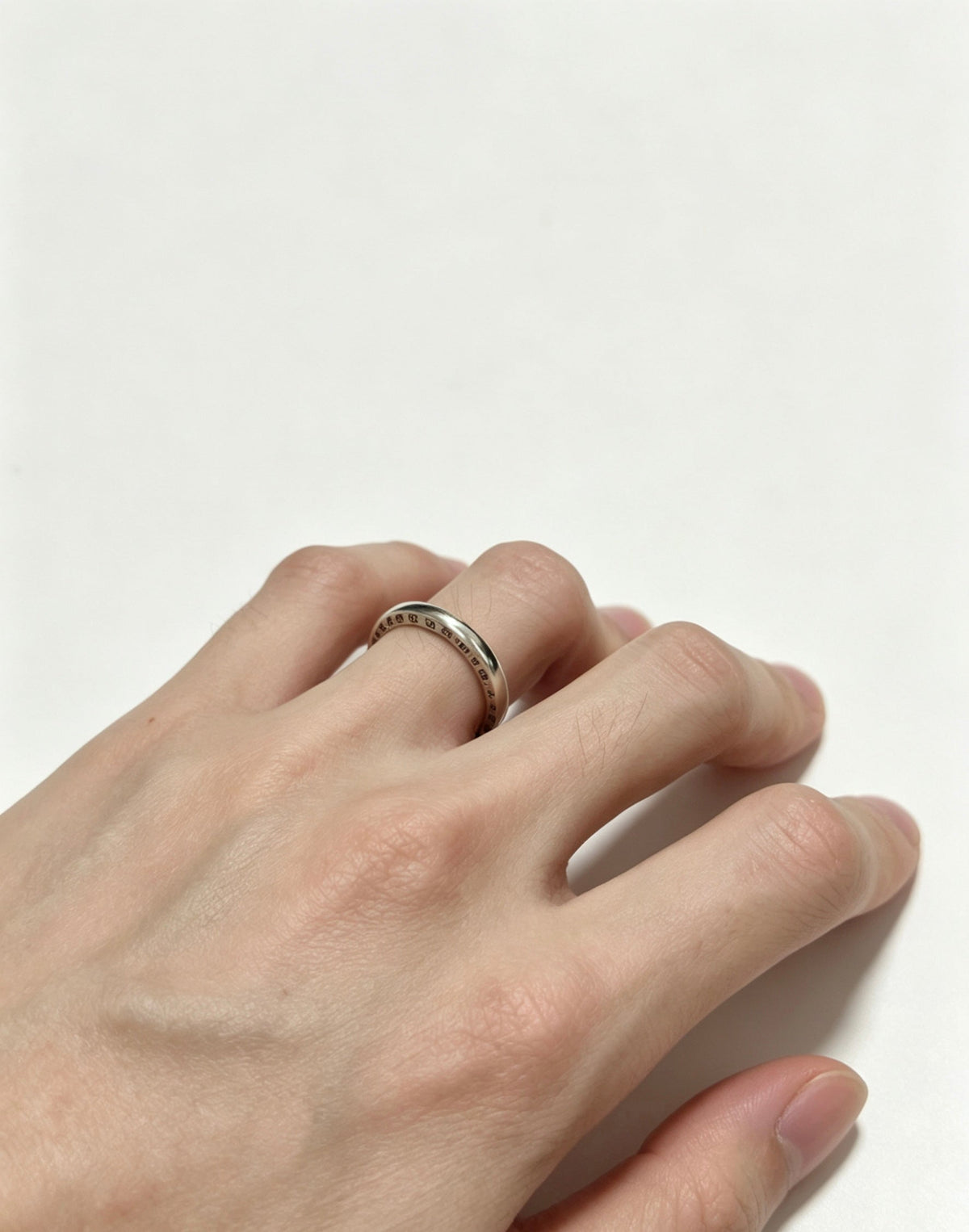 Martin Graham ring in polished metal-tone – detail view