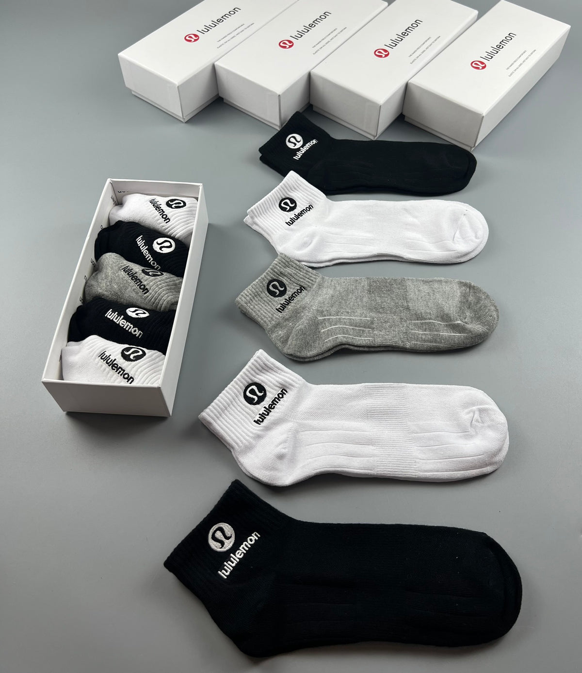 Lululemon Cotton Simple Circular Emblems Ankle Socks