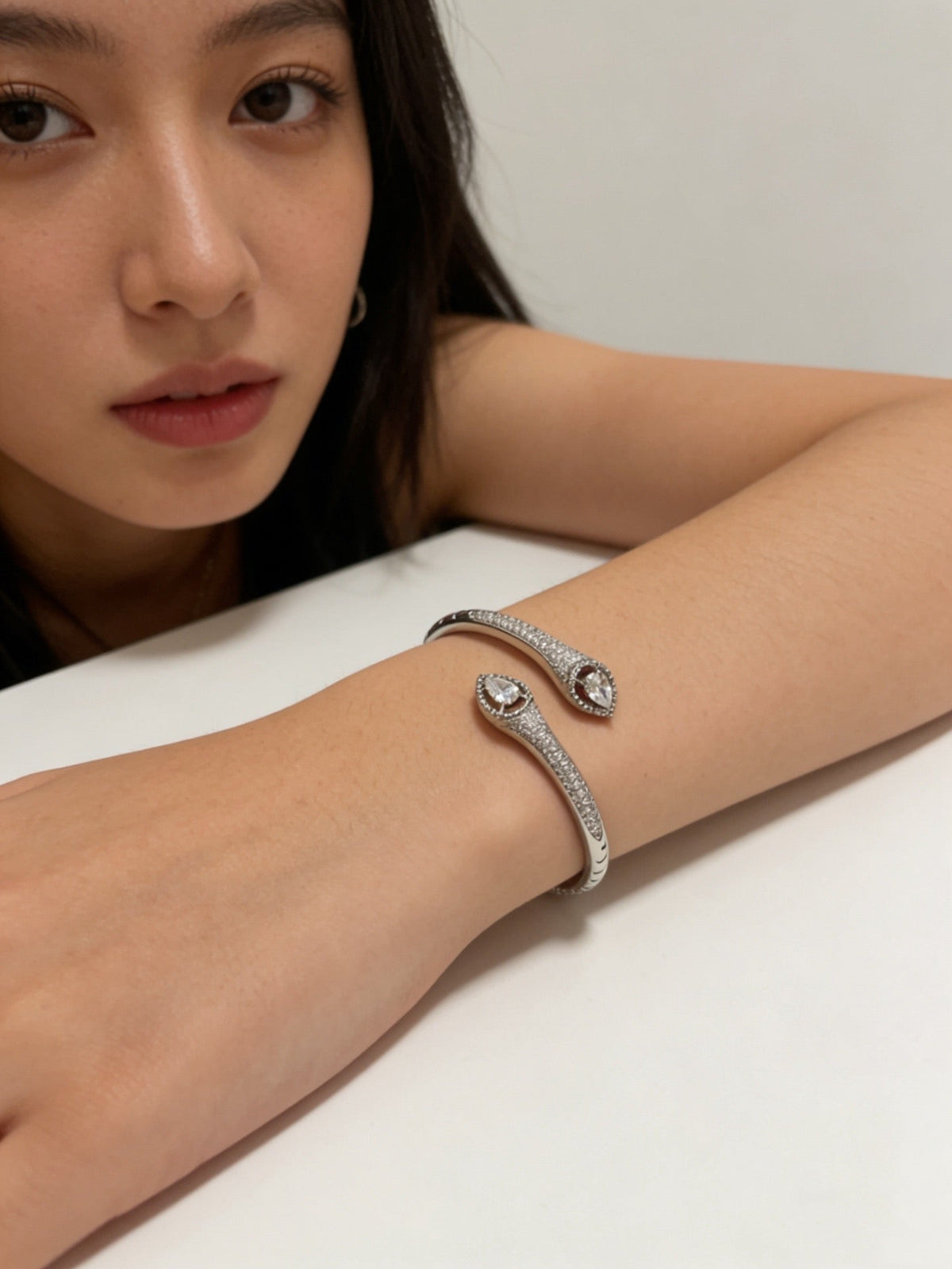 Martin Graham bracelet in polished metal-tone – detail view