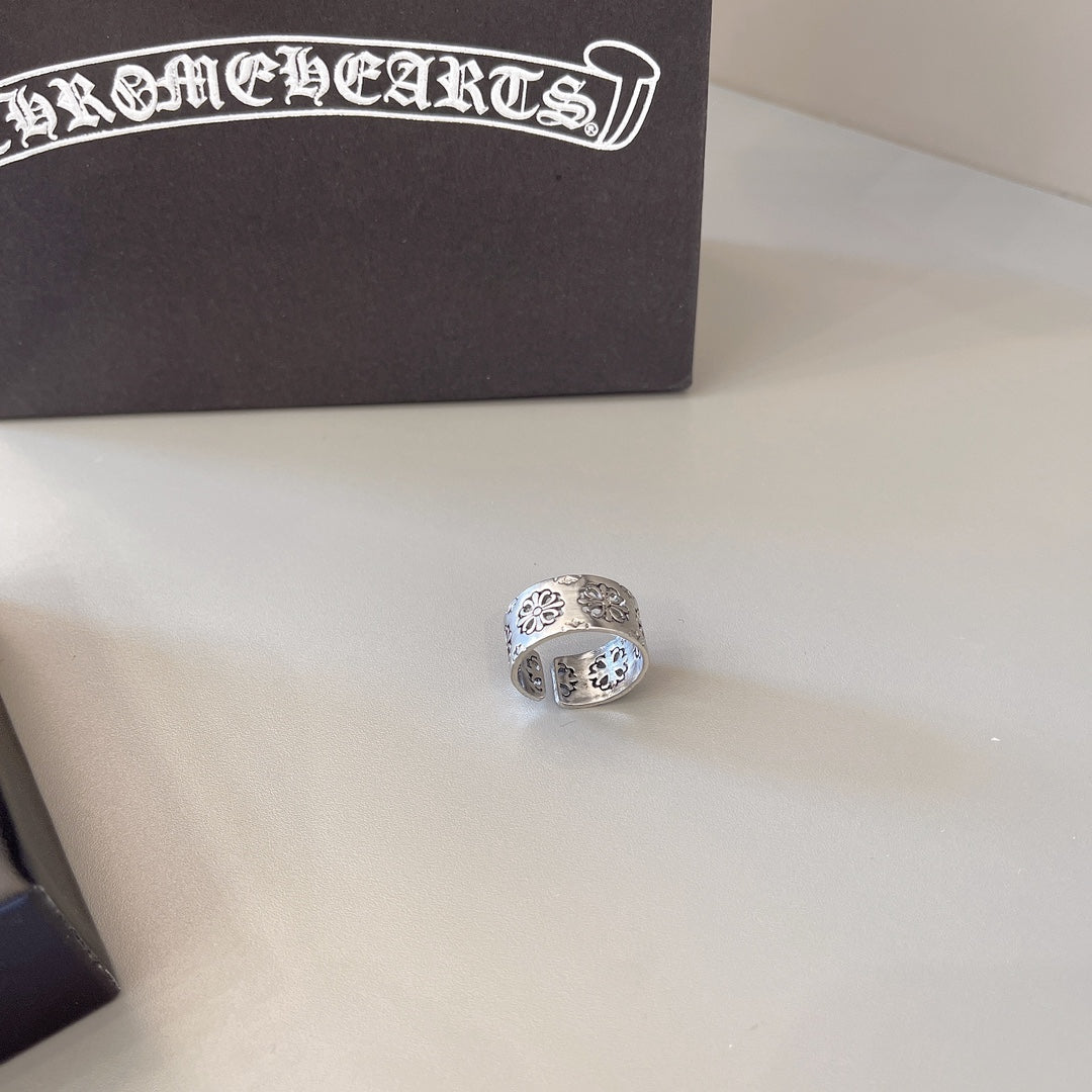 Martin Graham ring in polished metal-tone – detail view