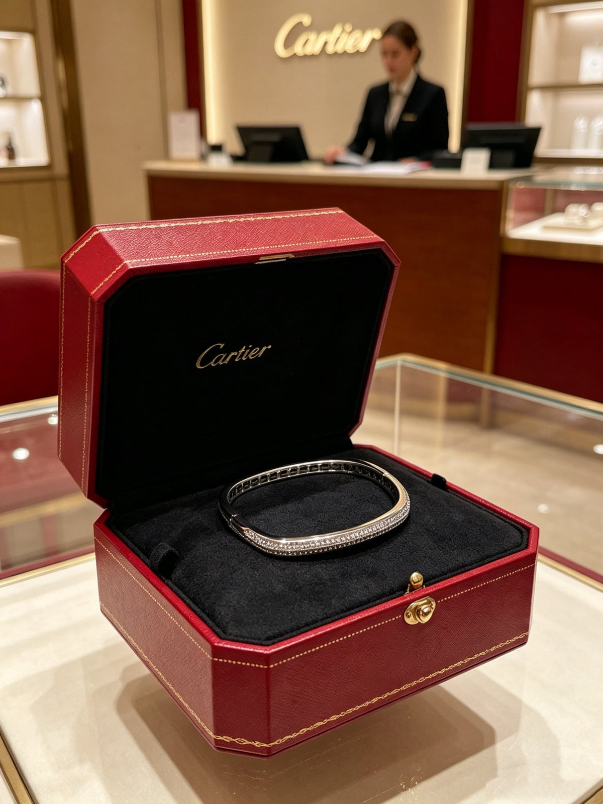 Martin Graham bracelet in polished metal-tone – detail view