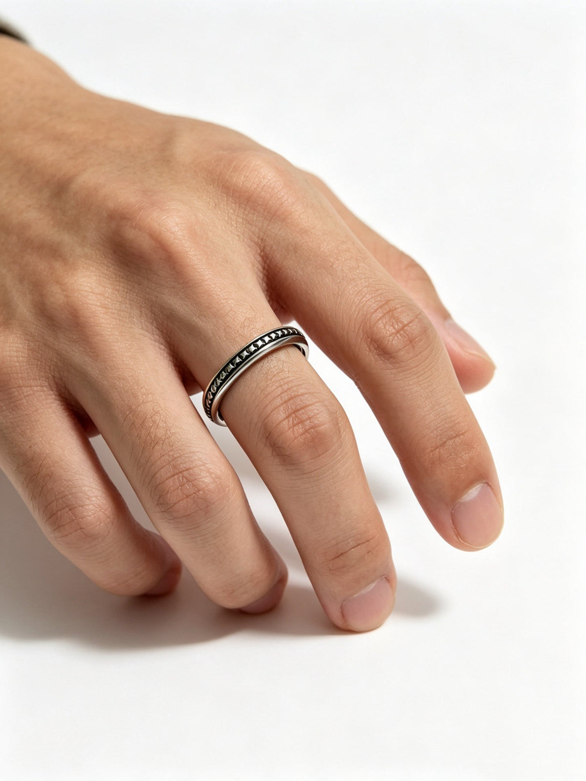 Martin Graham ring in polished metal-tone – detail view