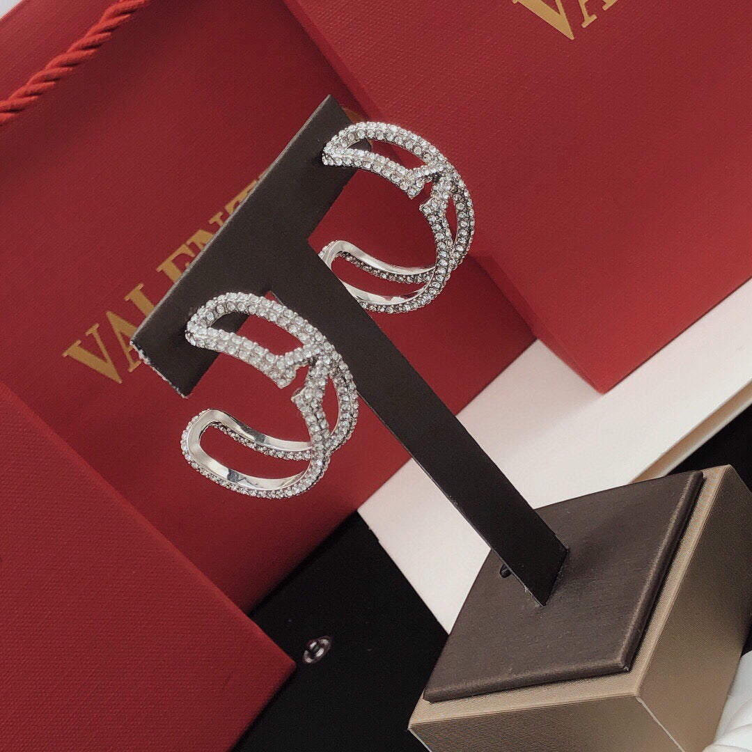 Martin Graham earrings in polished metal-tone – detail view