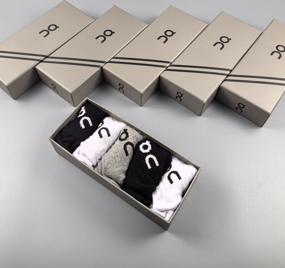 On Cloud-Inspired Monochrome Ankle Socks - Box of 5 Pairs