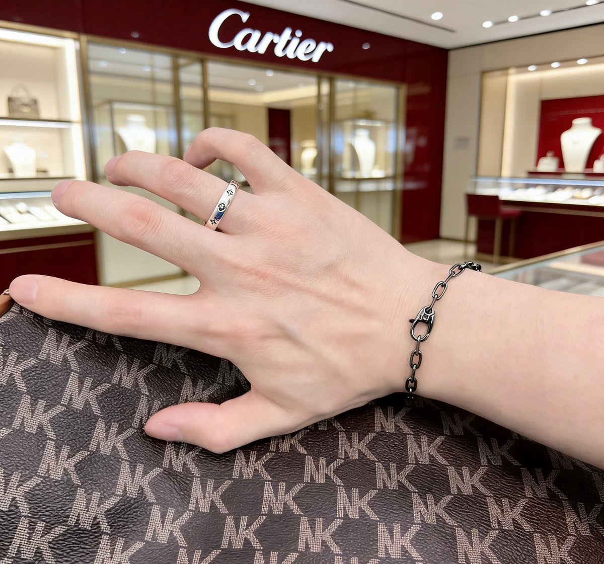 Martin Graham bracelet in polished metal-tone – detail view