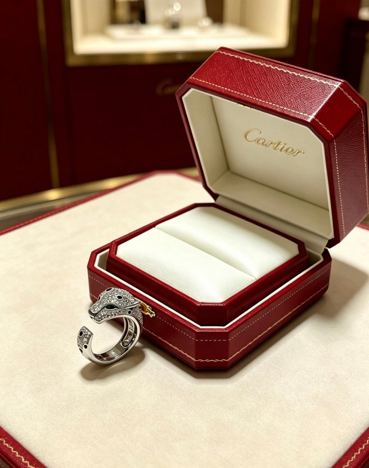 Martin Graham ring in polished metal-tone – detail view