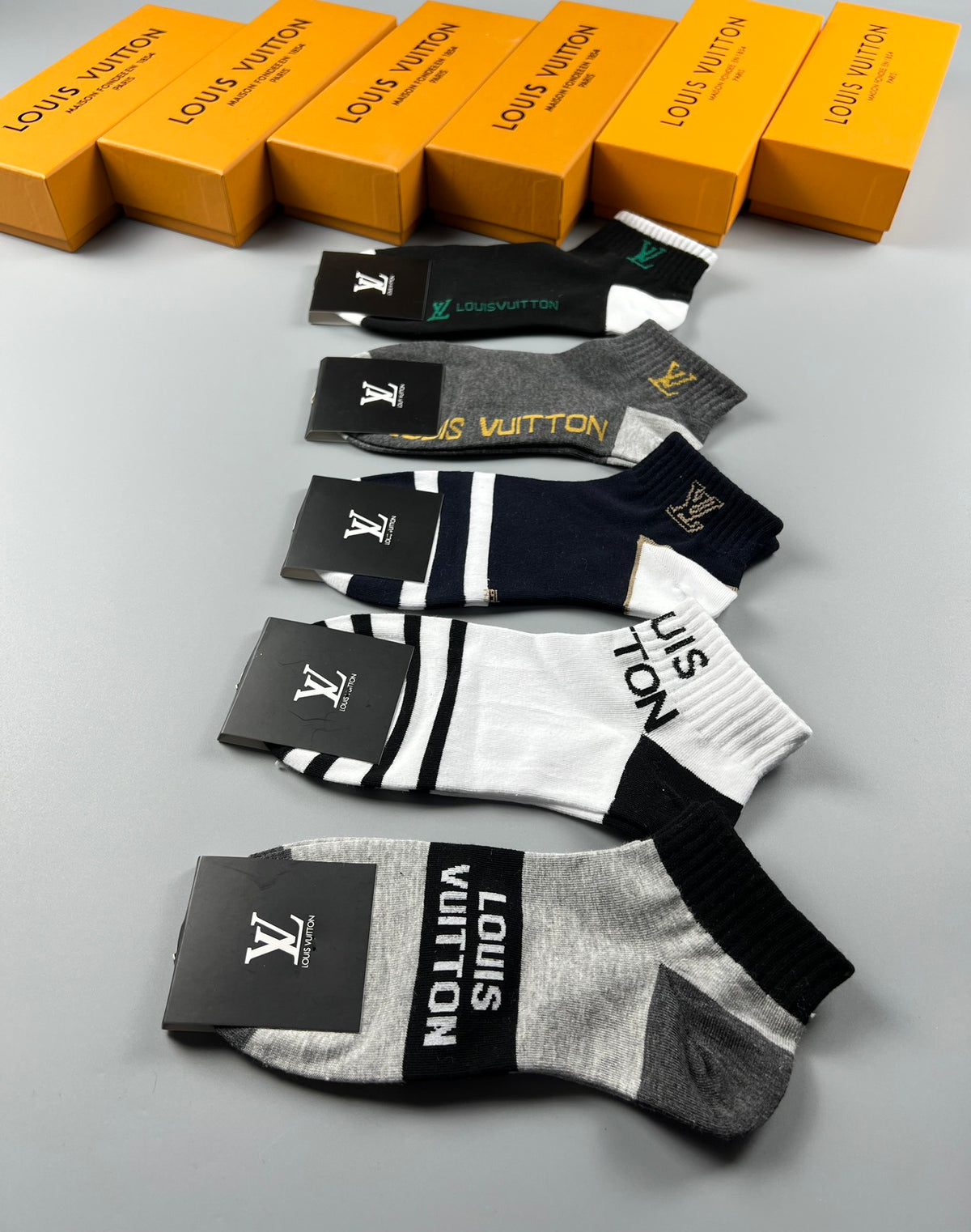 Louis Vuitton Mixed Wordmark And Initial Ankle Socks