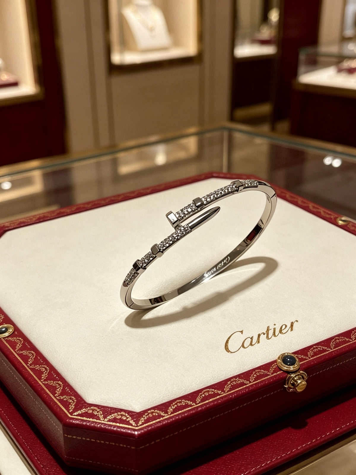 Martin Graham bracelet in polished metal-tone – detail view
