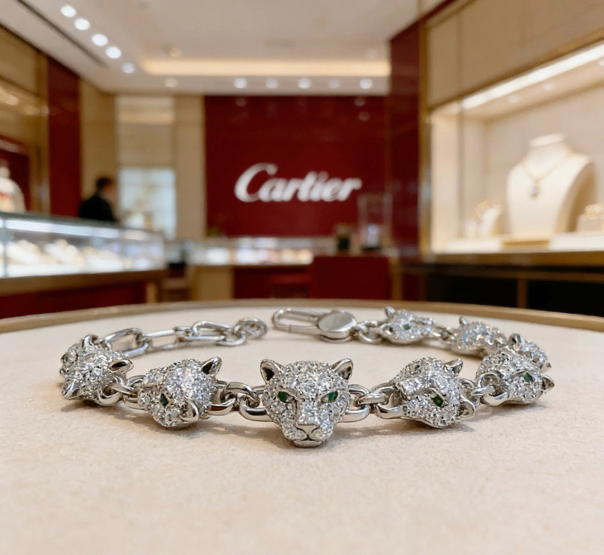 Martin Graham bracelet in polished metal-tone – detail view