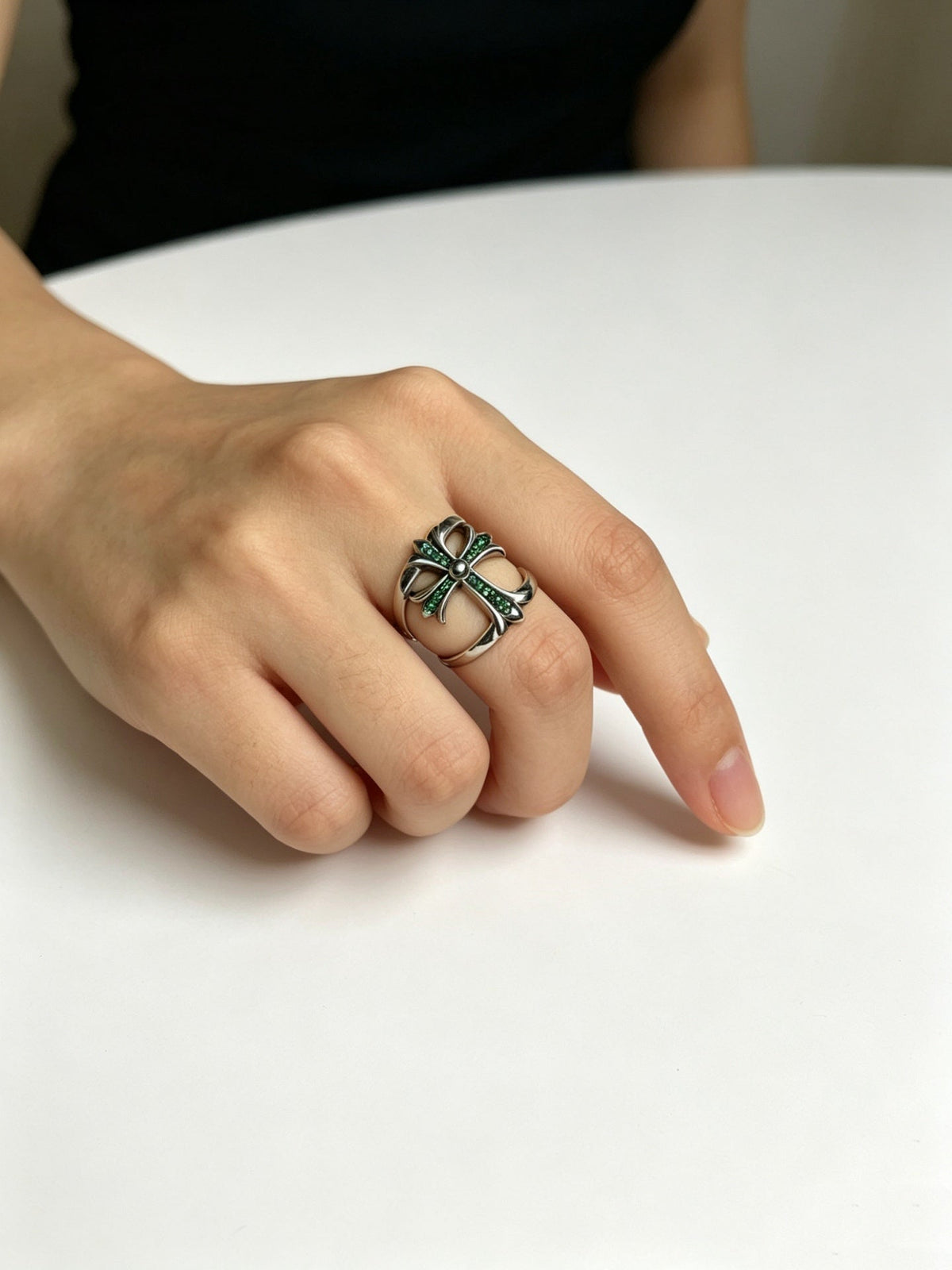 Martin Graham ring in polished metal-tone – detail view