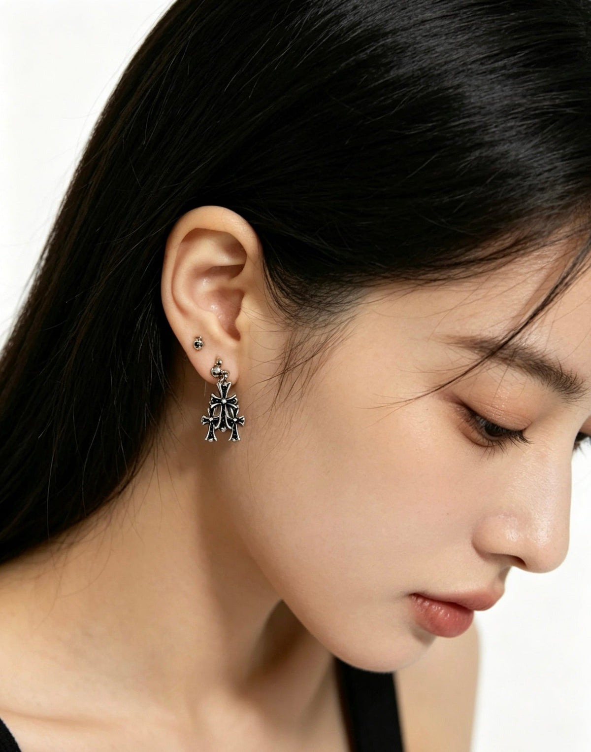 Martin Graham earrings in polished metal-tone – detail view