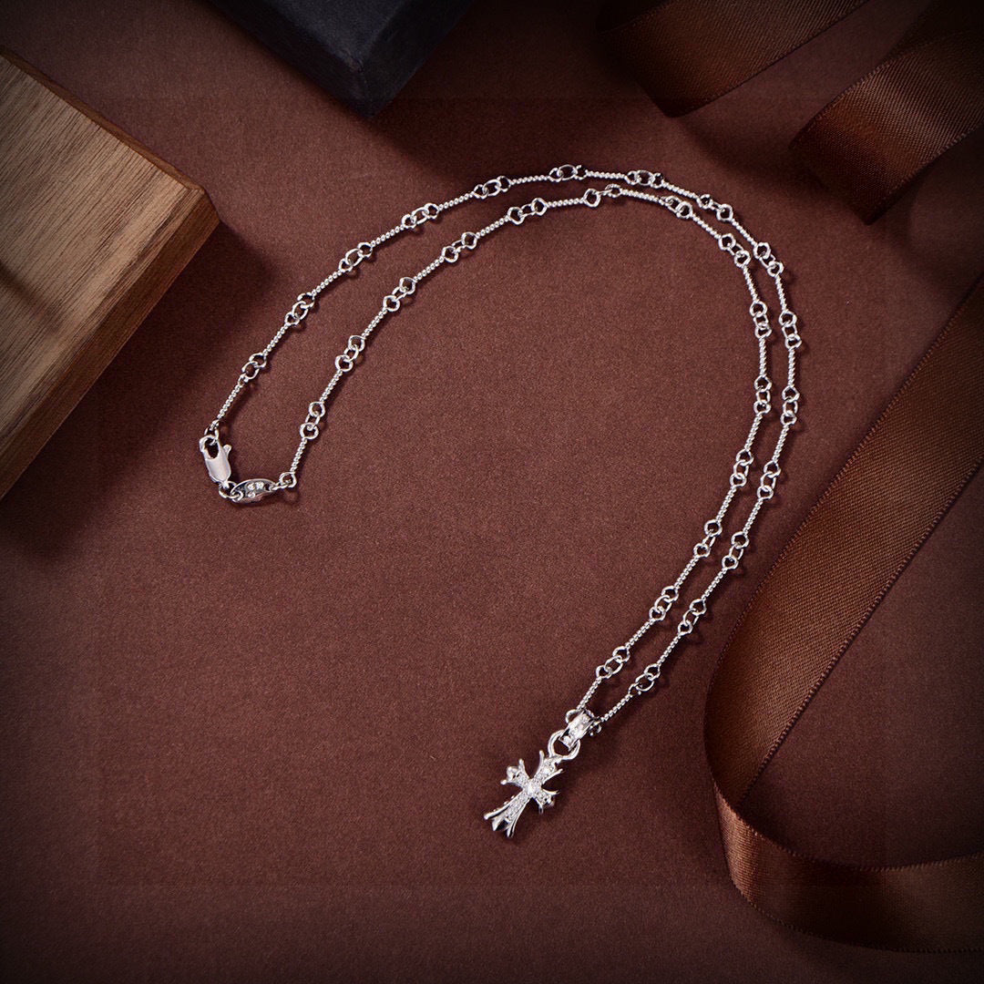 Martin Graham pendant necklace in polished metal-tone – detail view