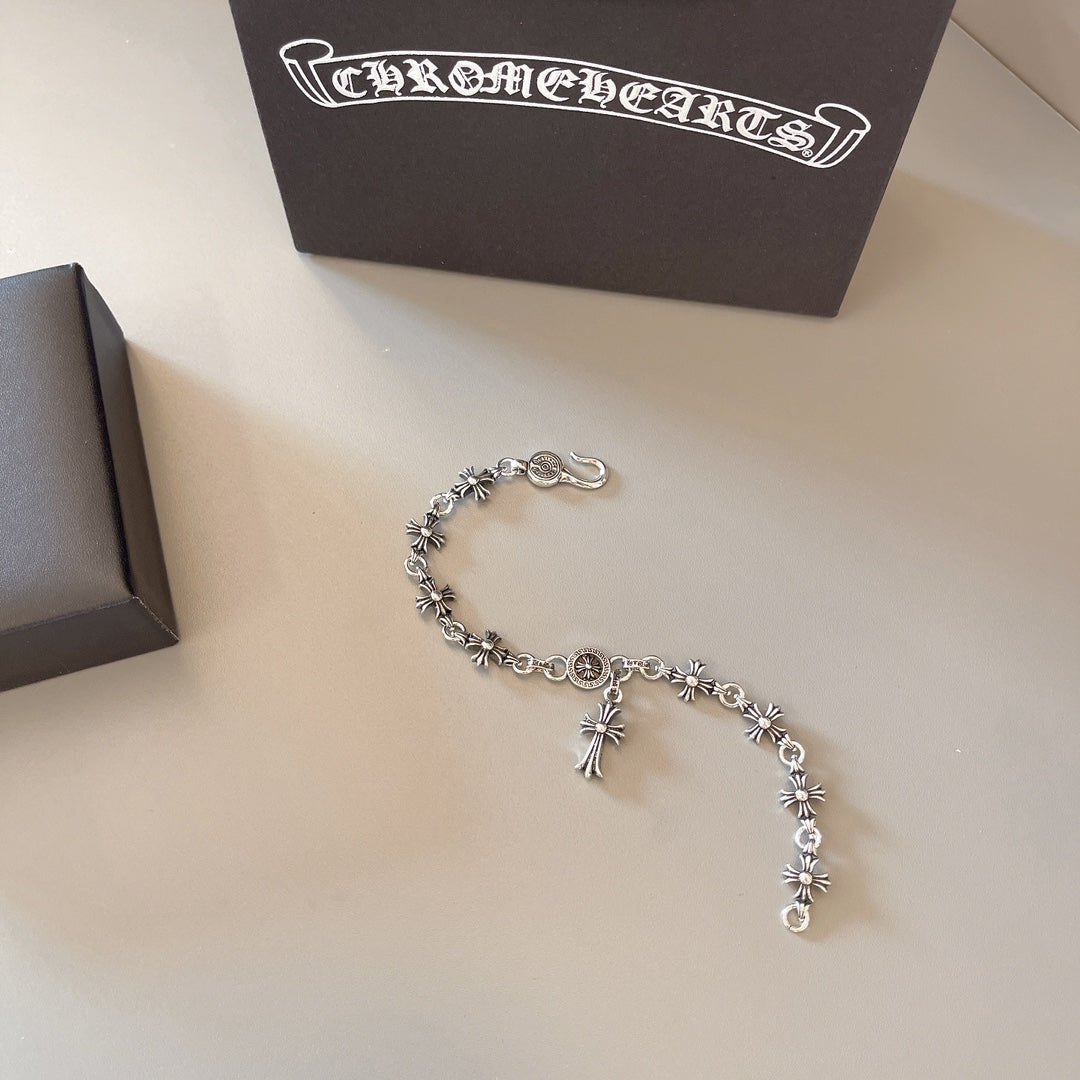 Martin Graham bracelet in polished metal-tone – detail view