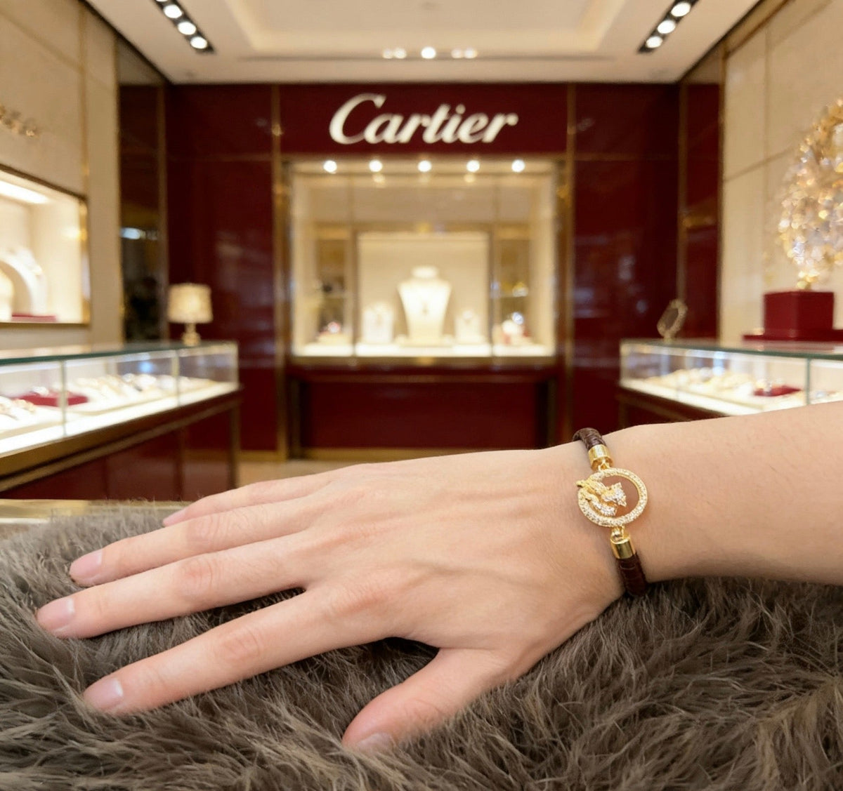 Martin Graham bracelet in polished metal-tone – detail view