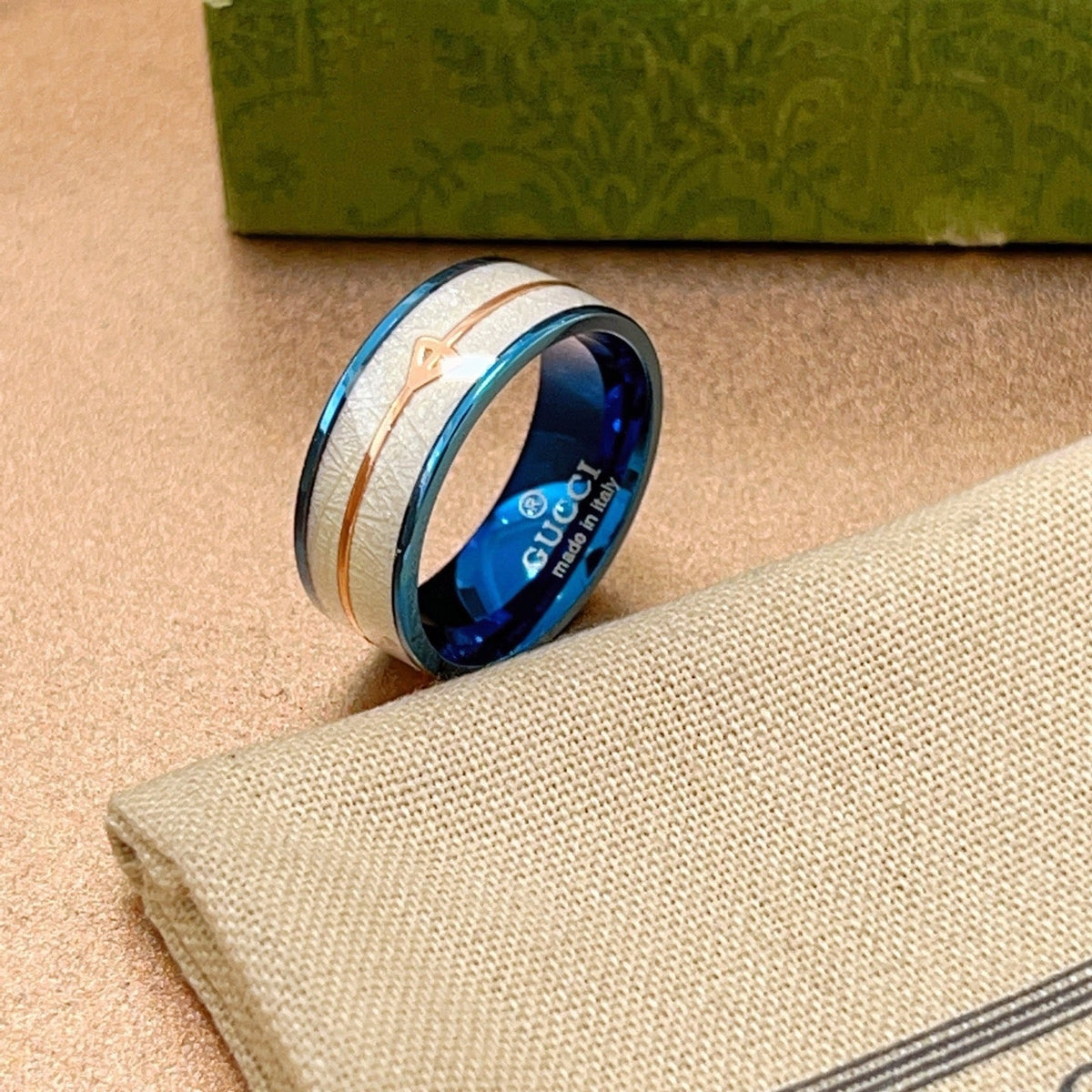 Martin Graham ring in polished metal-tone – detail view