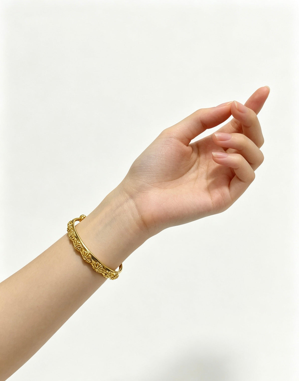 Martin Graham bracelet in polished metal-tone – detail view