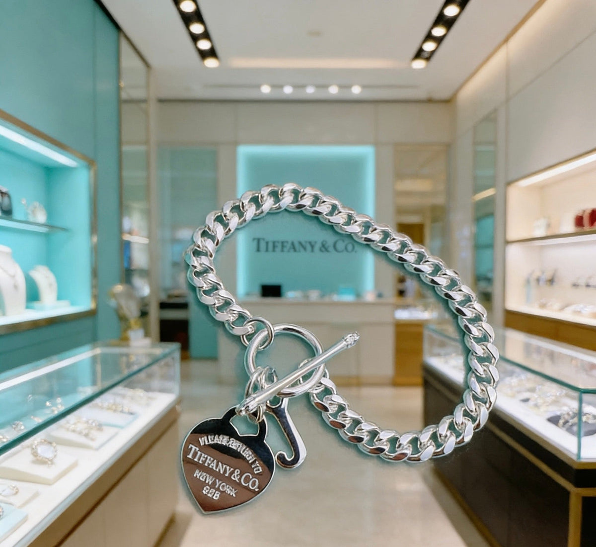 Martin Graham bracelet in polished metal-tone – detail view
