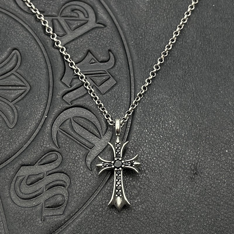 Martin Graham pendant necklace in polished metal-tone – detail view