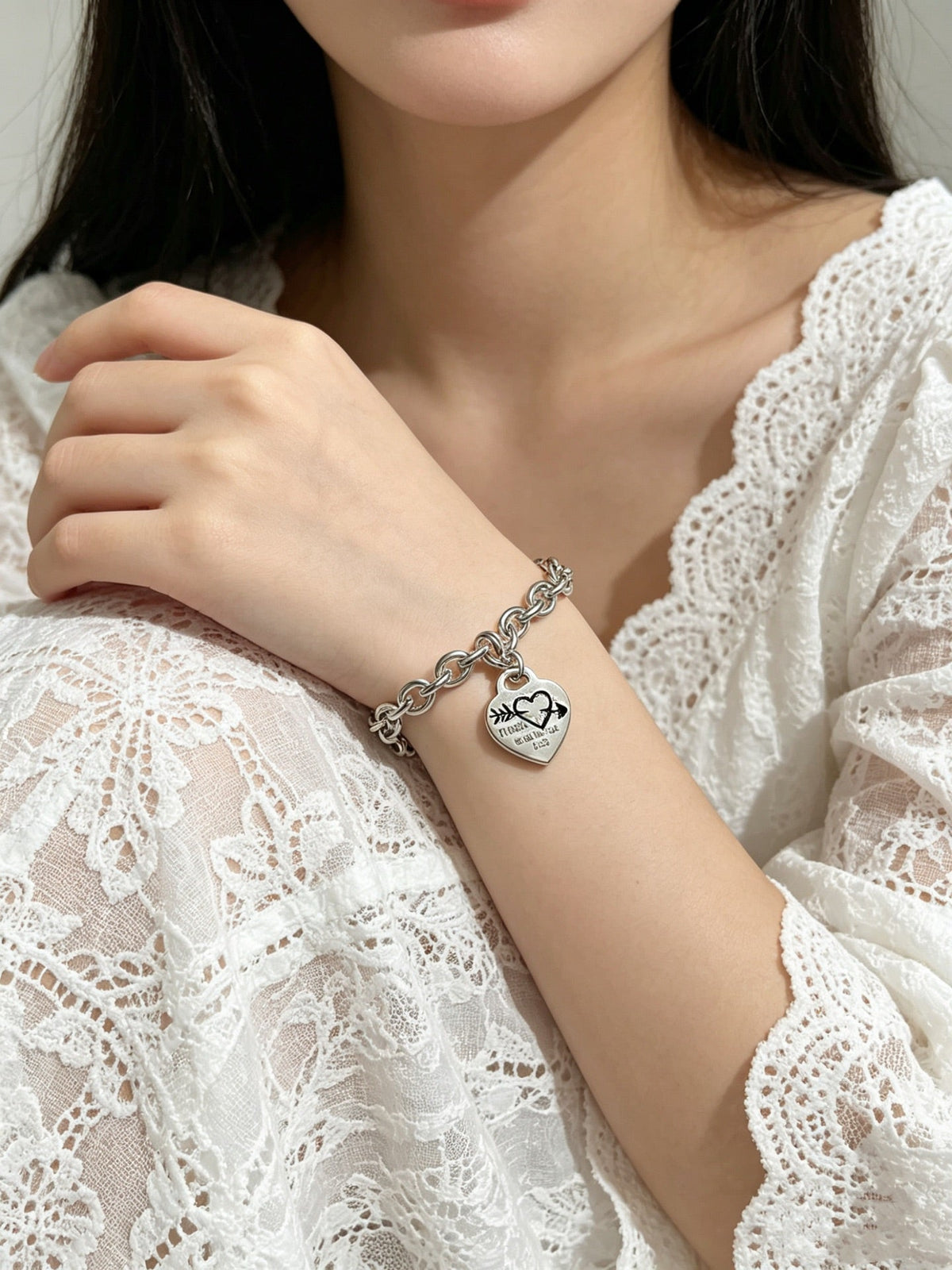 Martin Graham bracelet in polished metal-tone – detail view