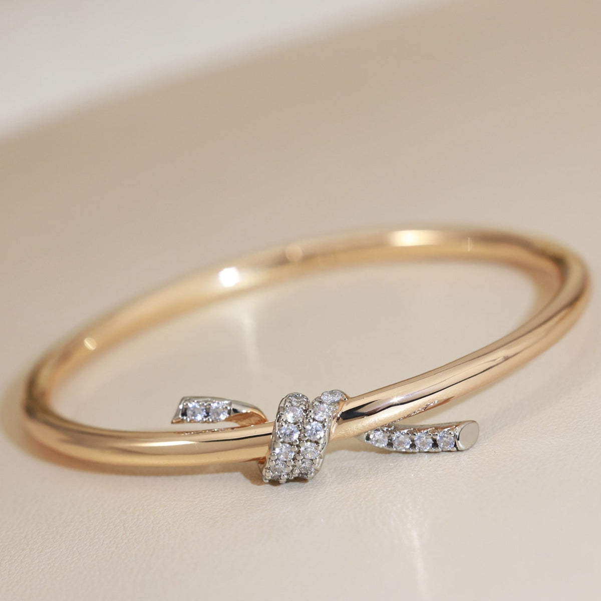 Martin Graham bangle in polished metal-tone – detail view