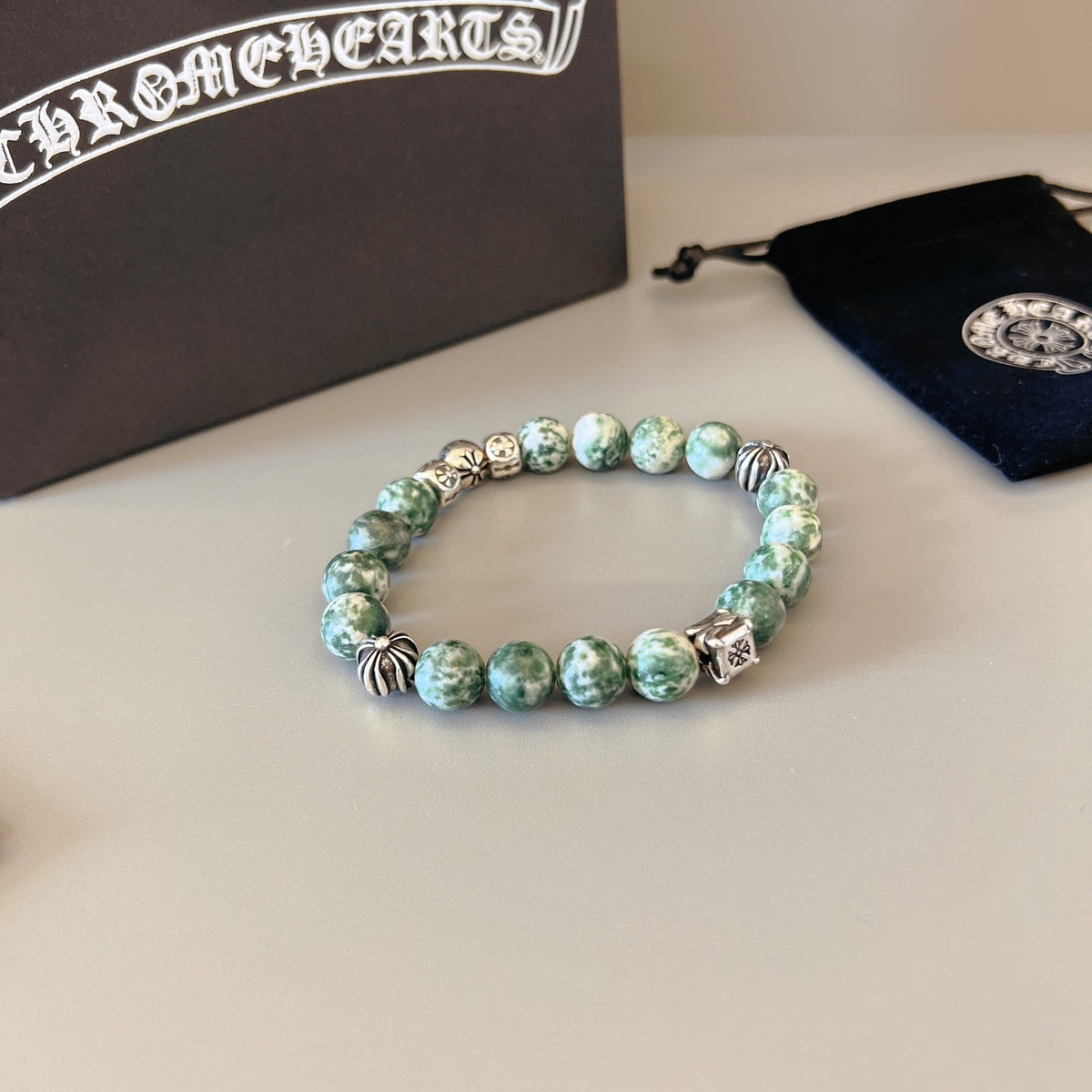 Martin Graham beaded bracelet in polished metal-tone – detail view