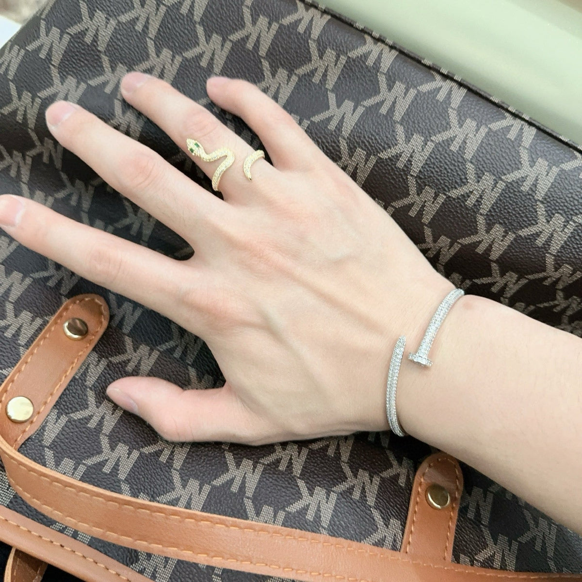 Martin Graham bracelet in polished metal-tone – detail view