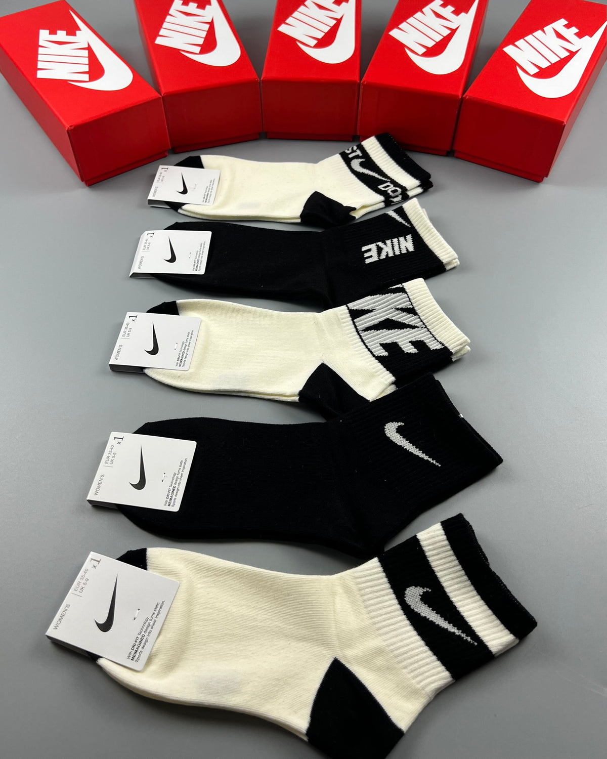 Nike Cotton Contrast Swoosh And Wordmark Ankle Socks